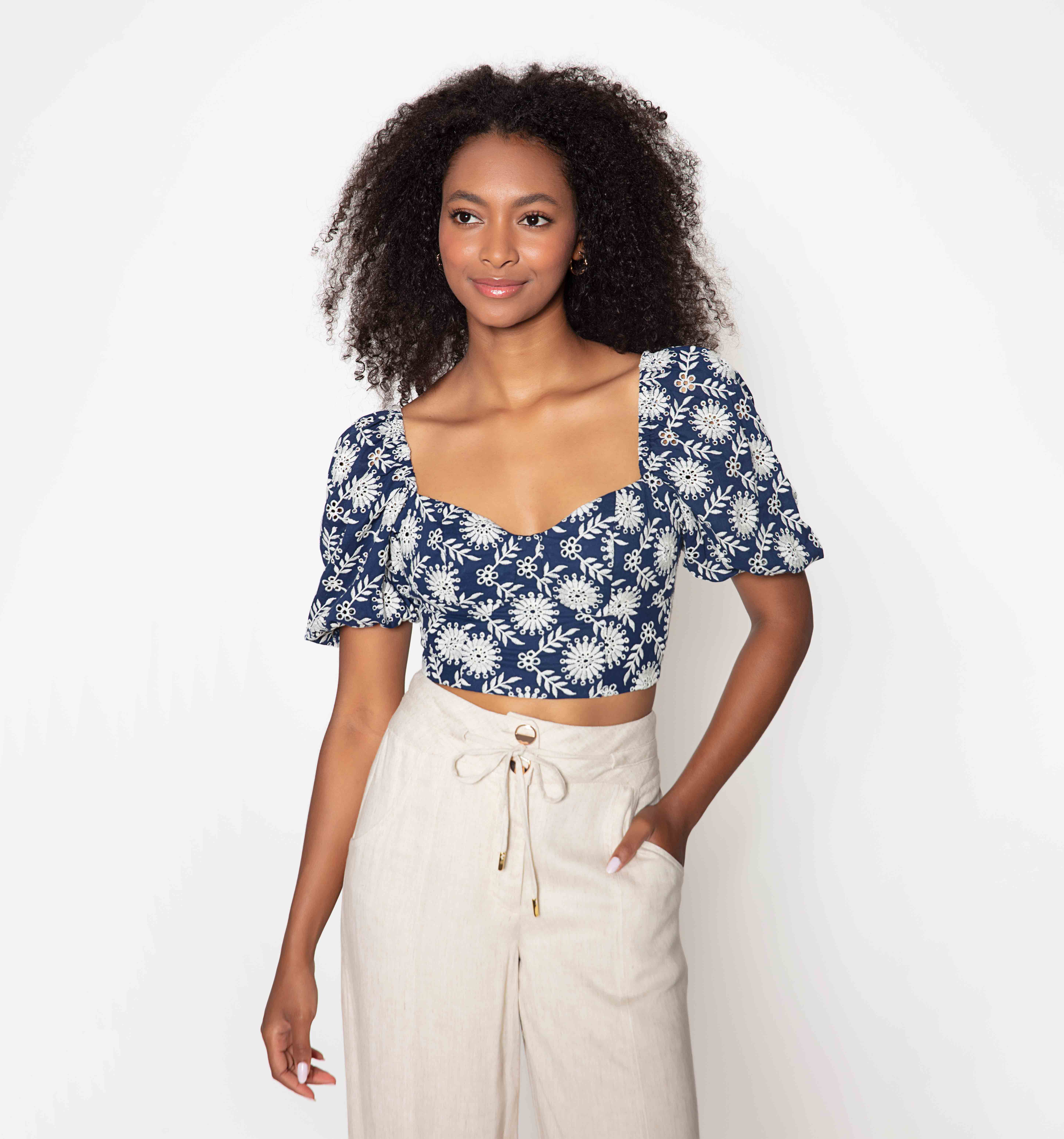 Blusa Manga Corta Con Espalda Cruzada En