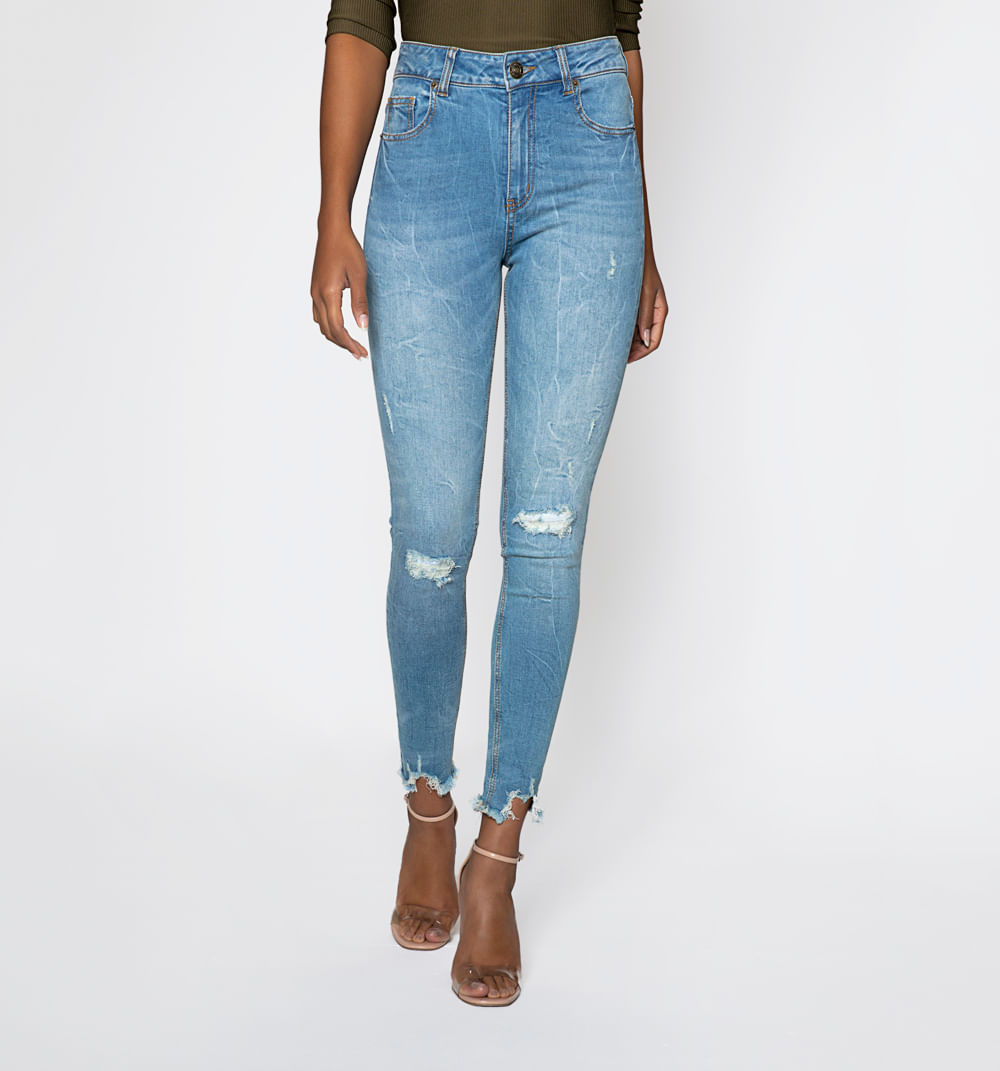 Jean Skinny Con Reservas En  Bolsillos T