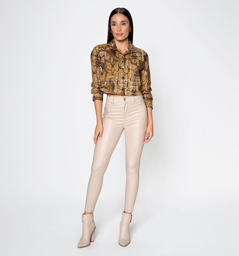 Chamarra Con Bolsillos Delanteros