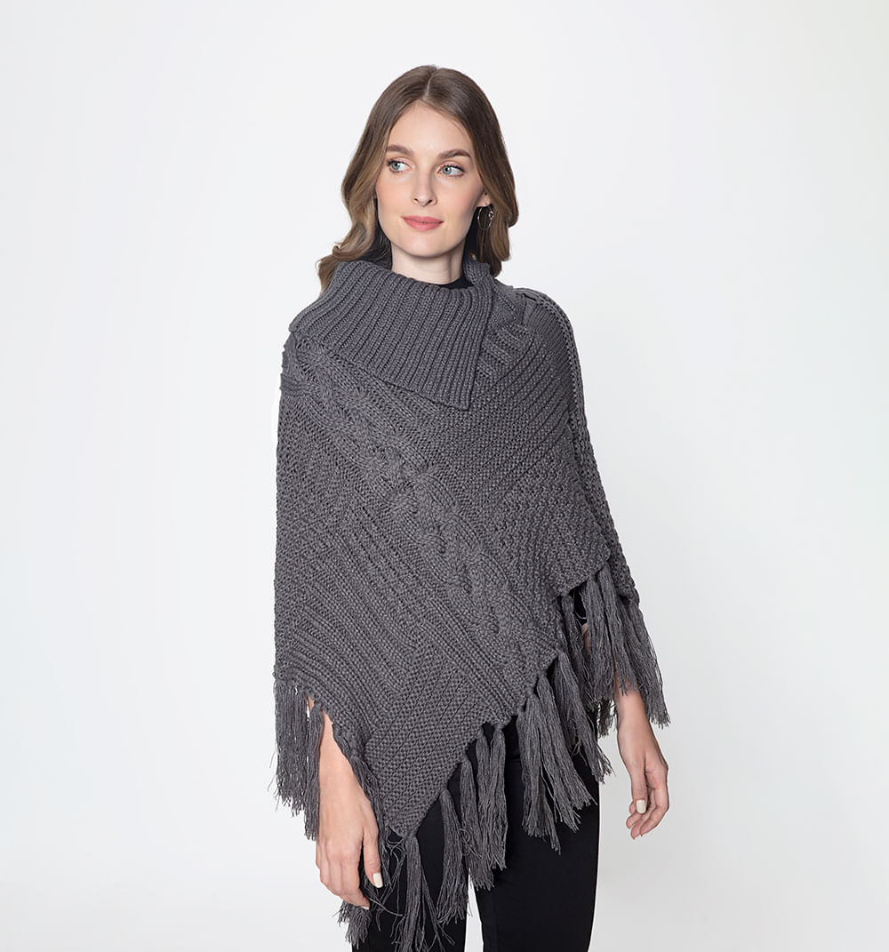 Poncho Tejido Con Flecos Y Cuello De Tor