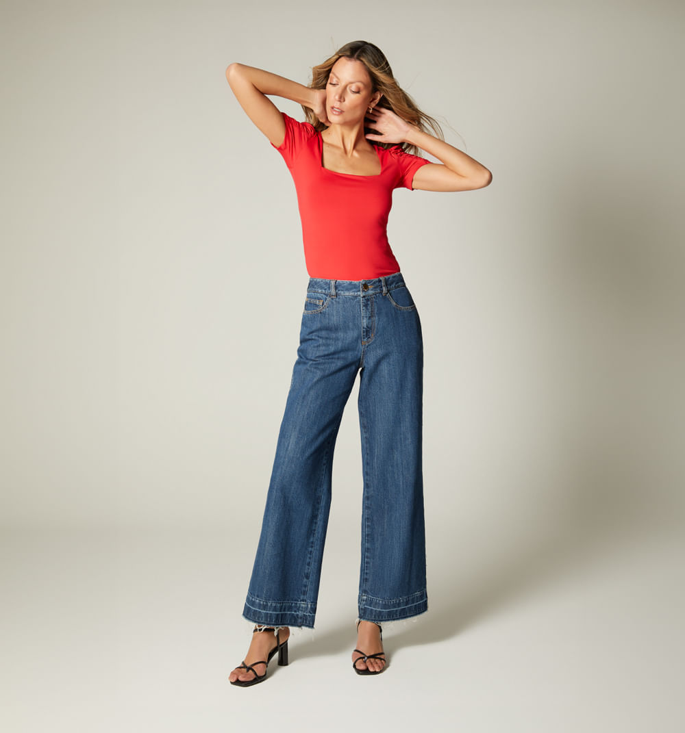 Blusa Escote En U Manga Corta Con Cortes