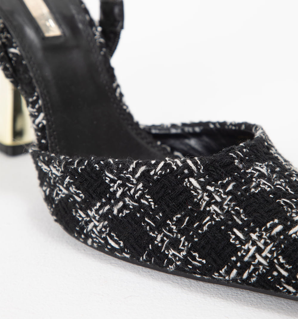 Stiletto En Tweed Con Tacon Metalizado