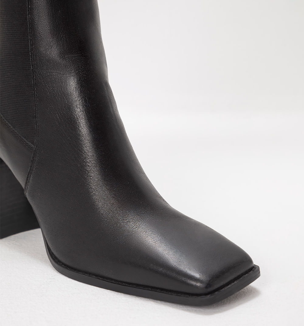 Bota Caña Media Con Elastico Y Punta Cua