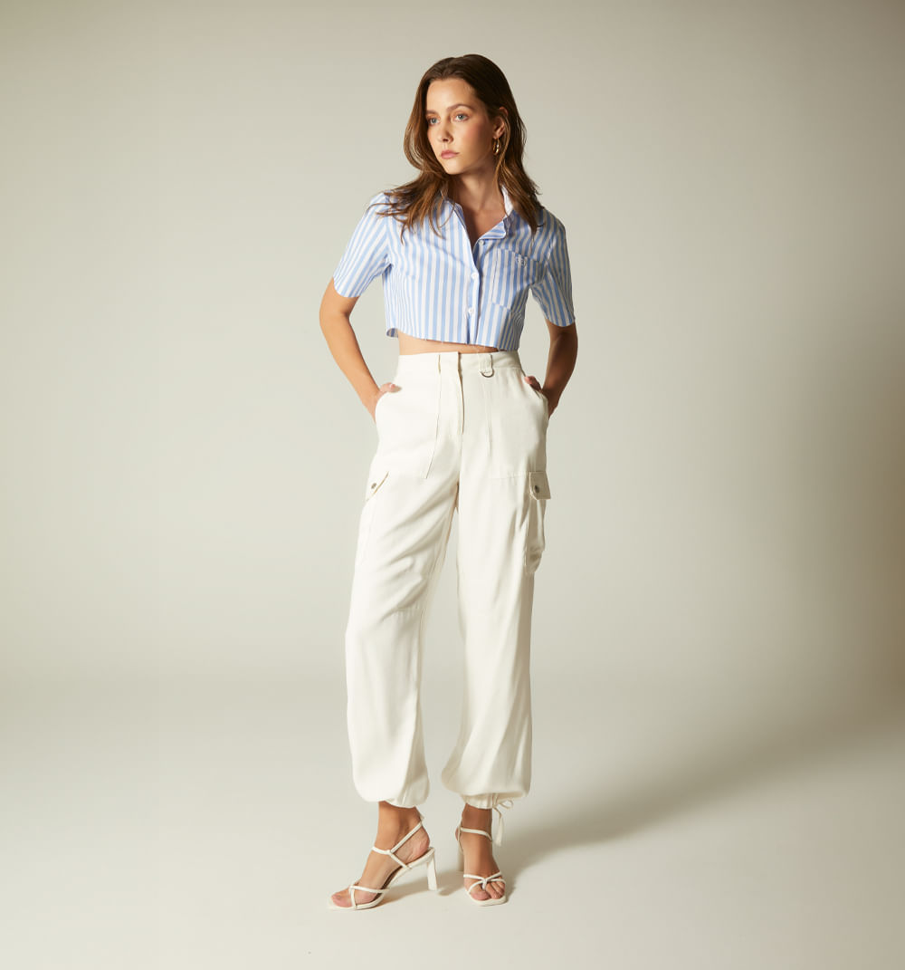 Crop Top Manga Corta  Cuello Combinado