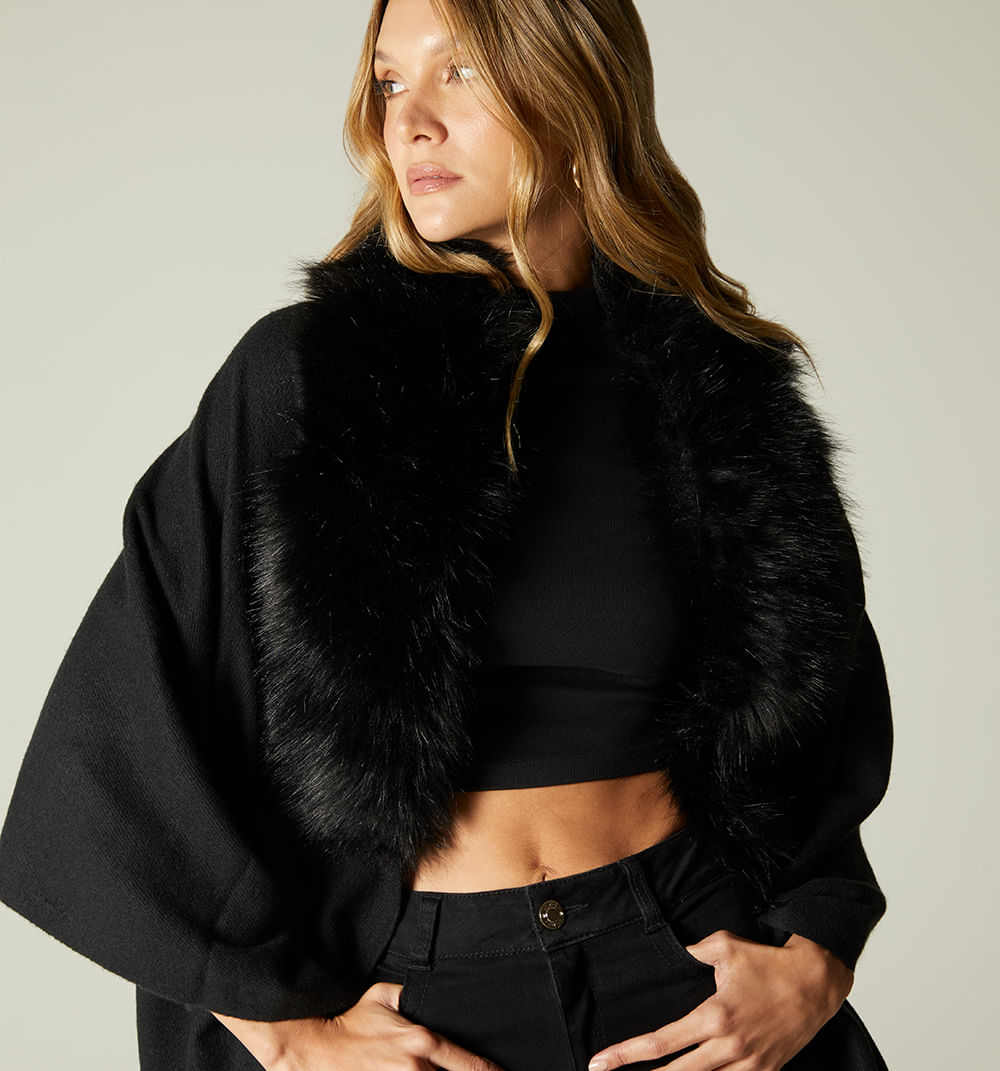 Poncho Unicolor Con Cuello Pelo