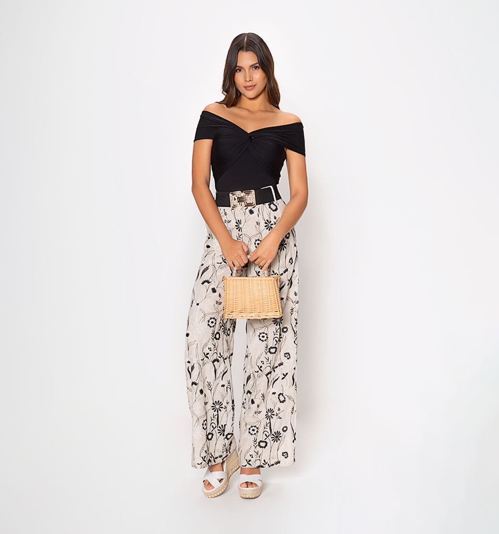 Blusa Ajustada Con Escote Bandeja