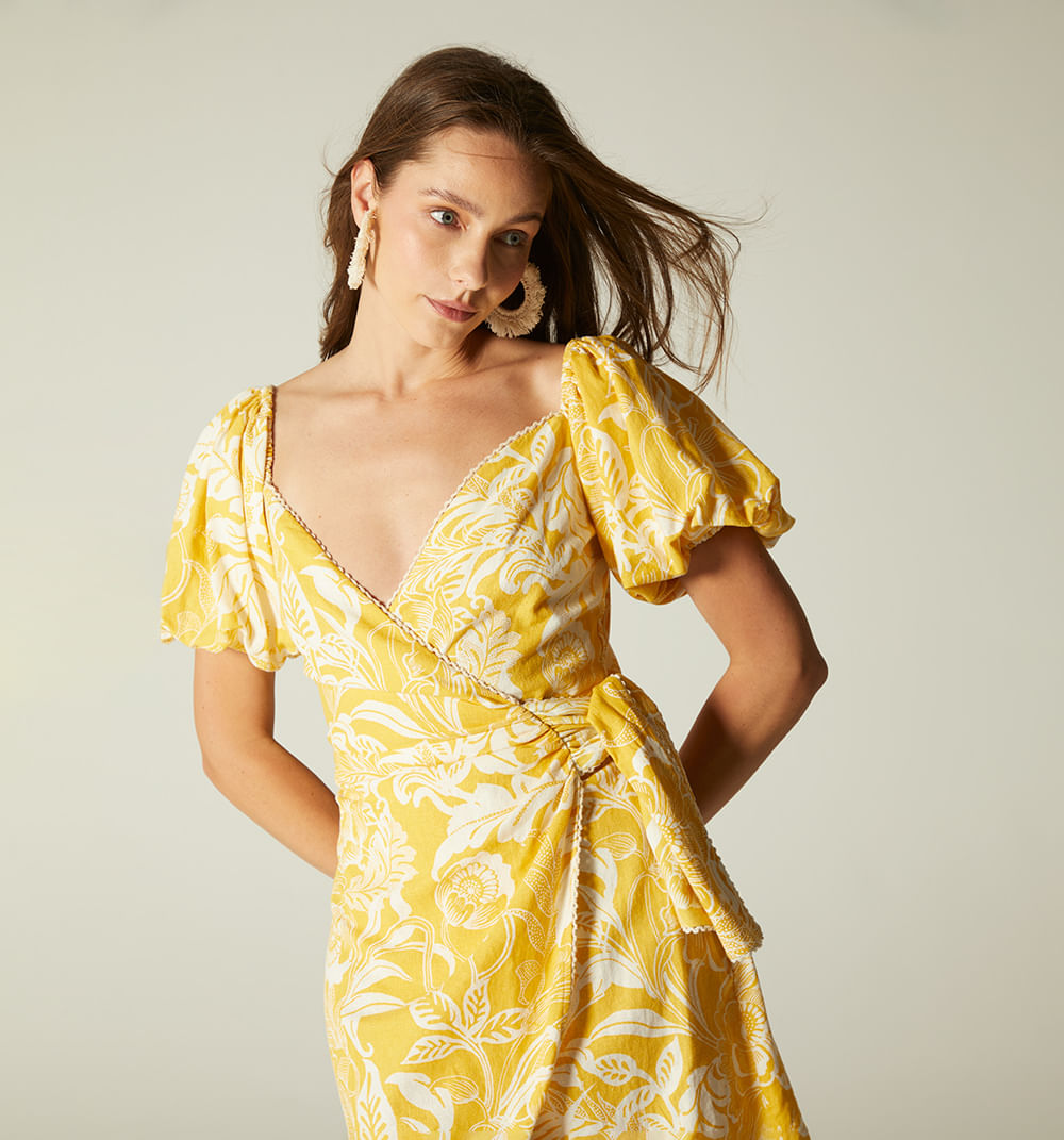 Vestido Tipo Wrap De Hombros Descuerbier