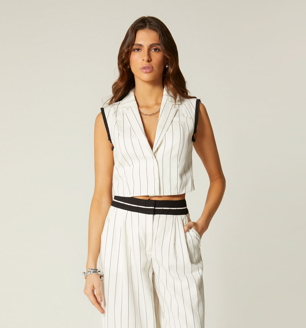 Chaleco Corto Sisa En Contraste