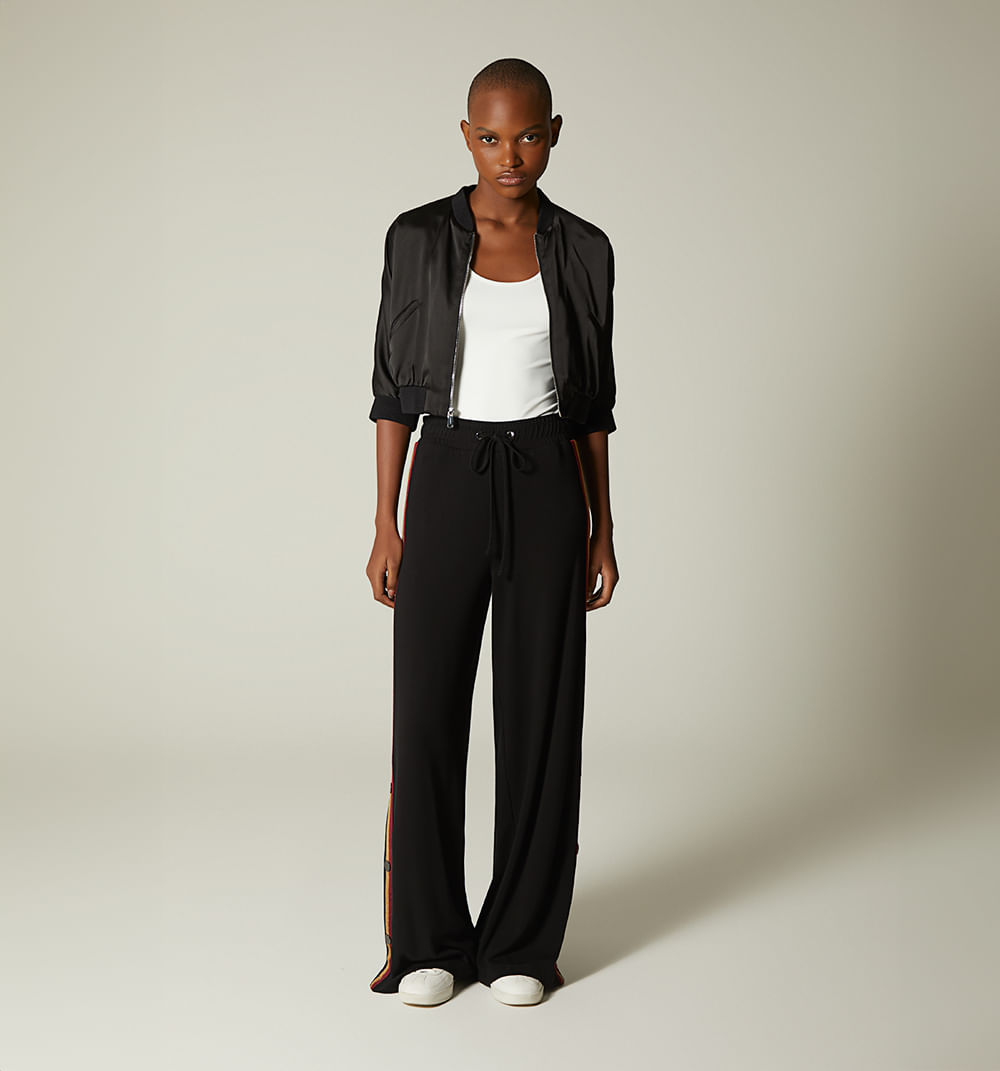 Palazo Deportivo Con Franja En Laterales