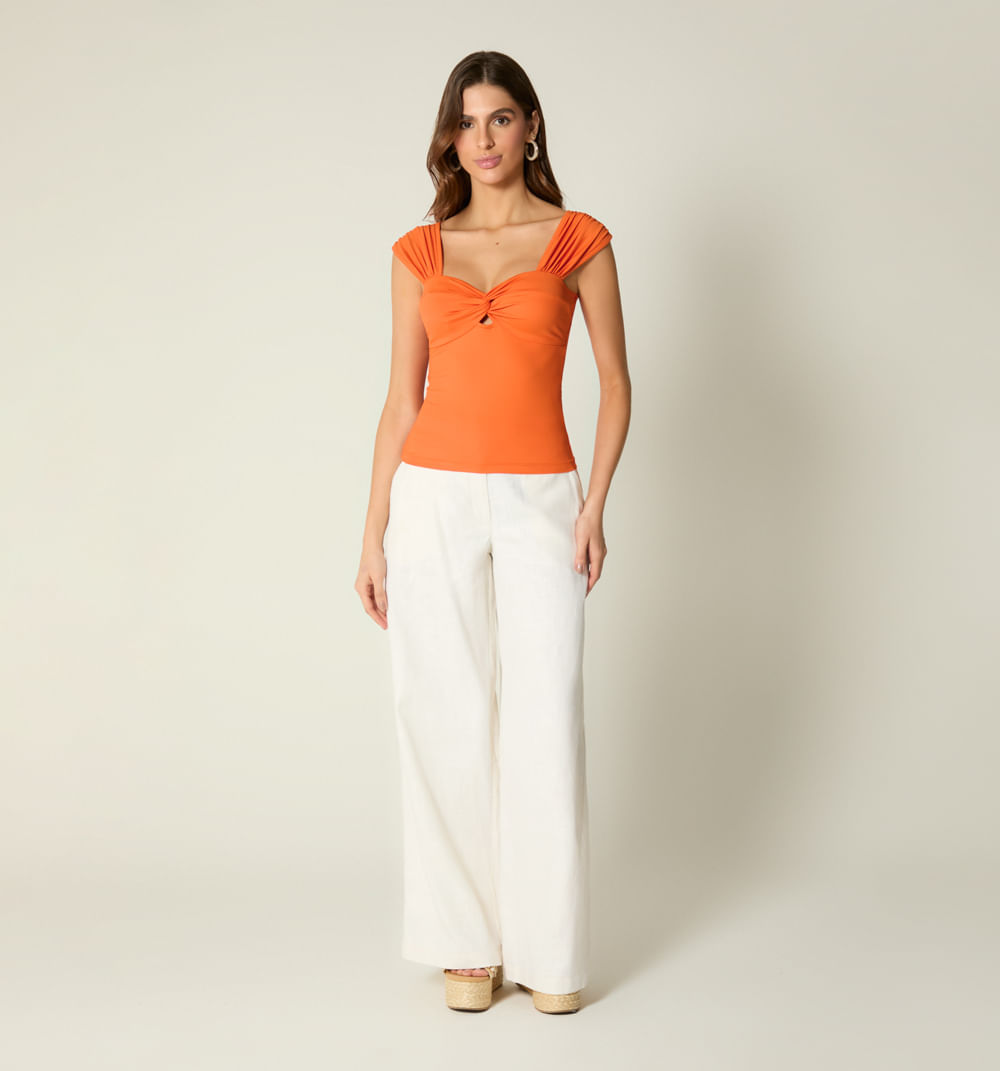 Blusa Con Entorche En Escote