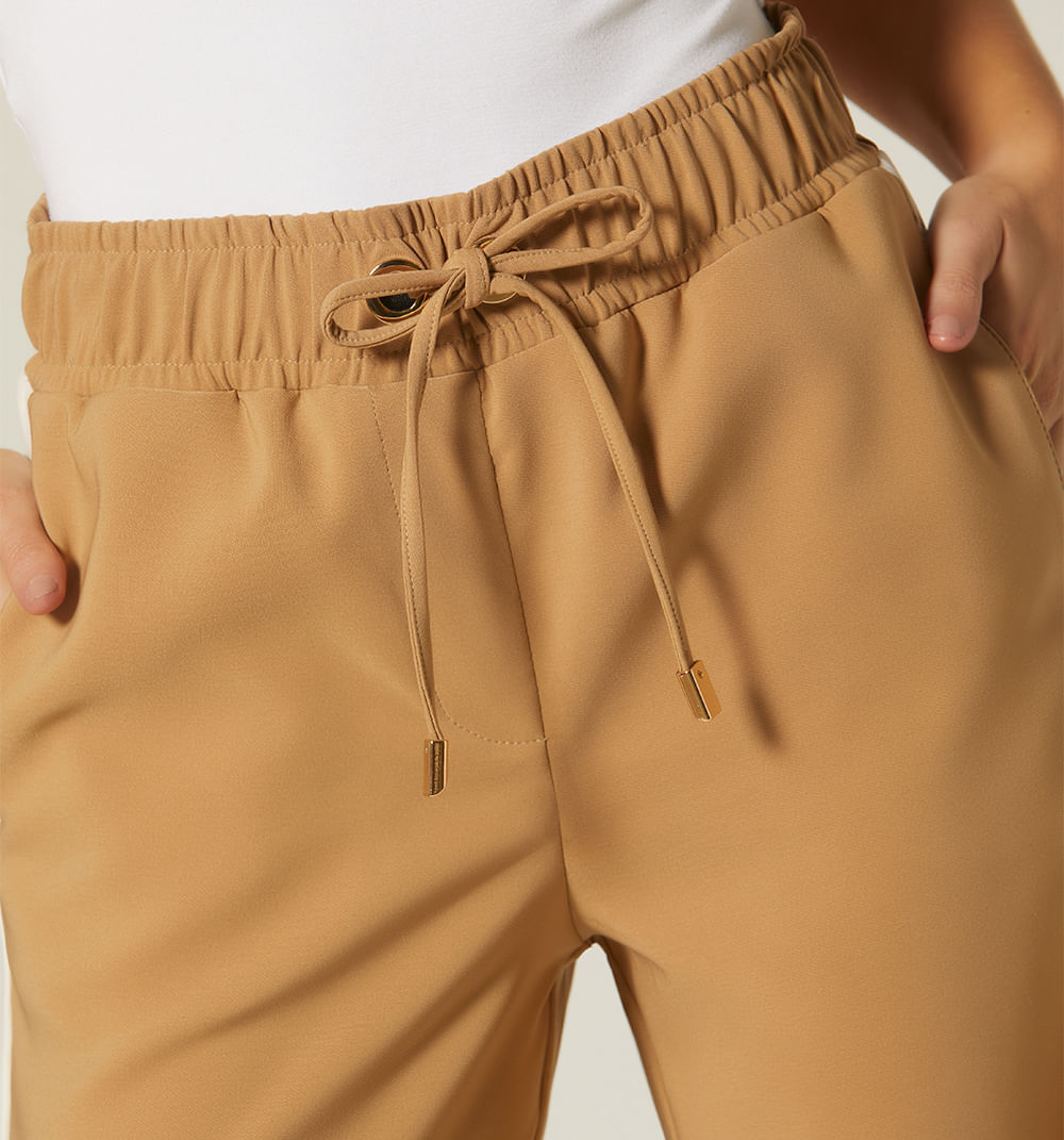 Pantalon Con Franja En Laterales