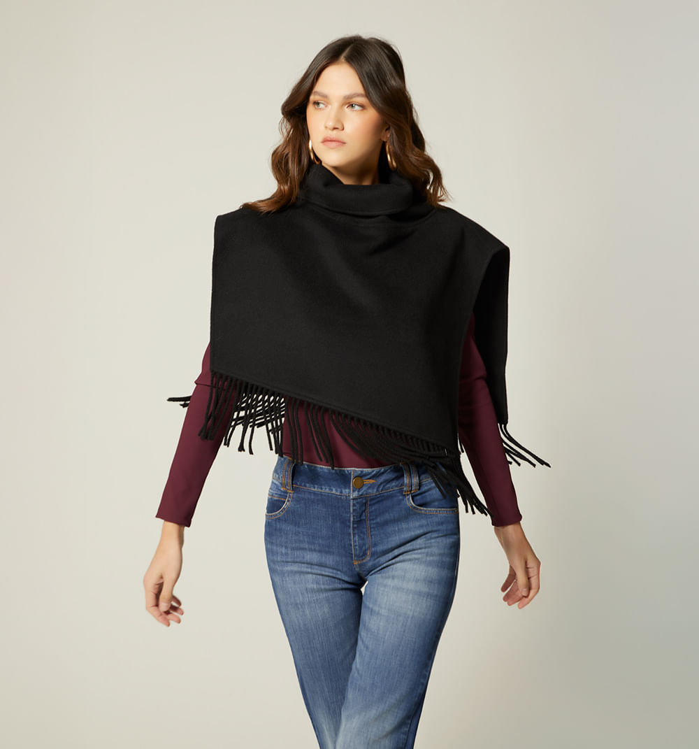 Poncho Corto Con Flecos