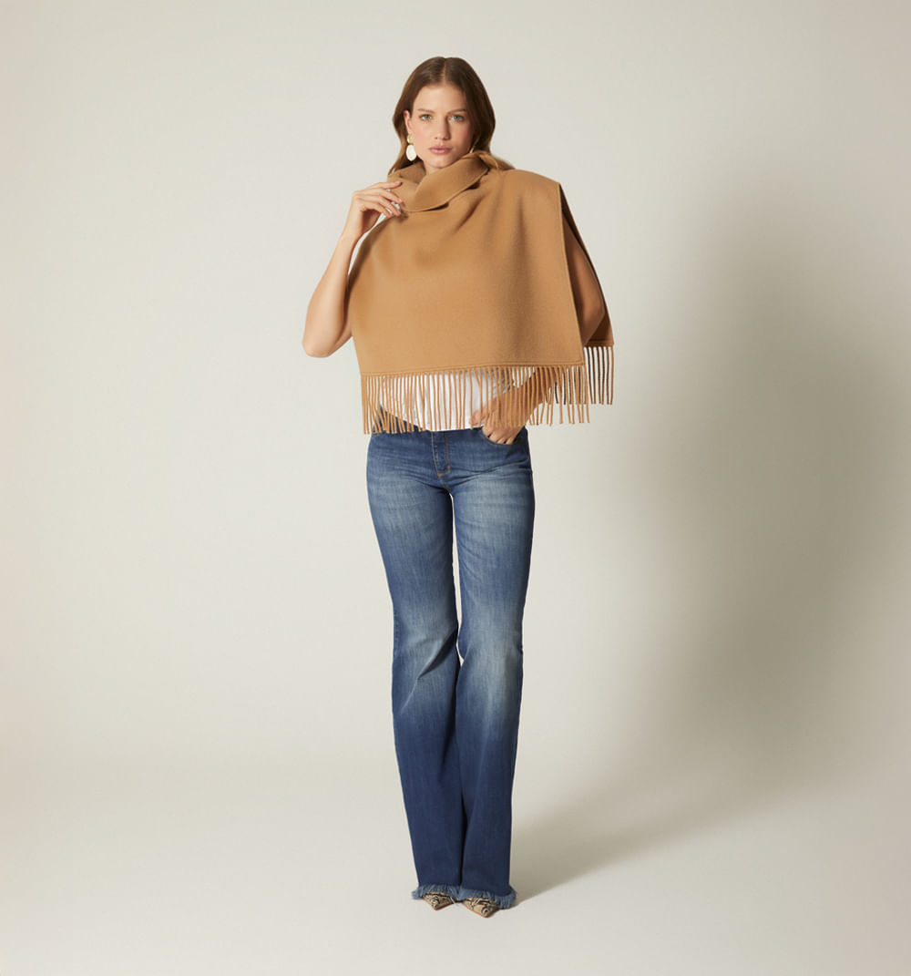 Poncho Corto Con Flecos