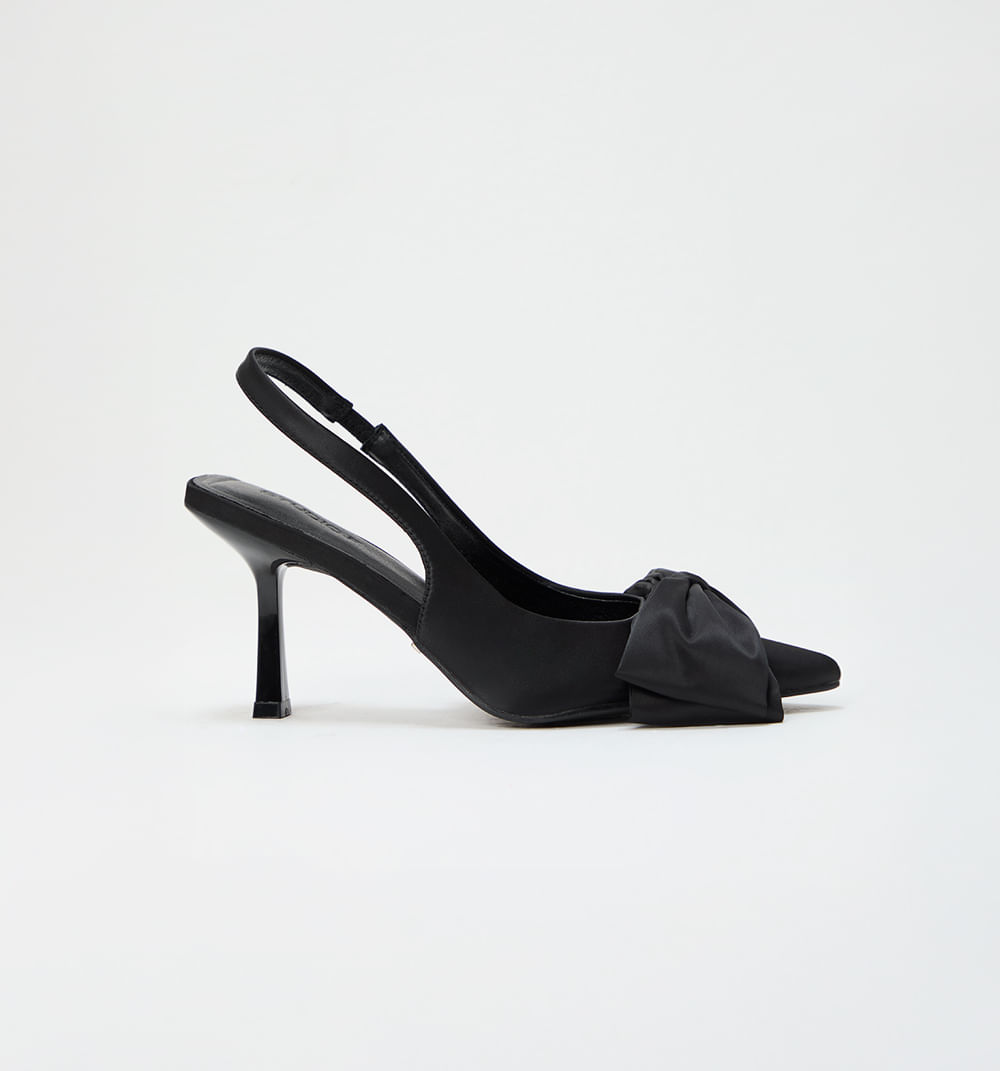 Zapato Cerrado Con Capellada Moño