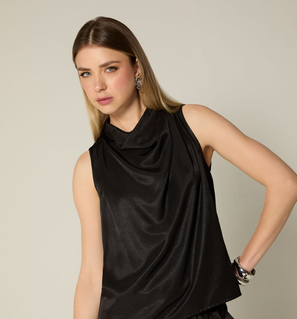 Blusa Sisa Cuello Alto Pelicano