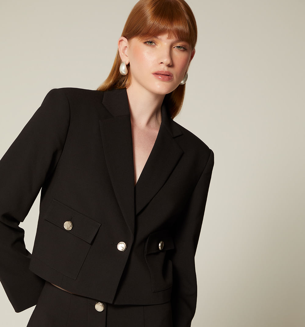 Blazer Corto Con Bolsillos Frontales