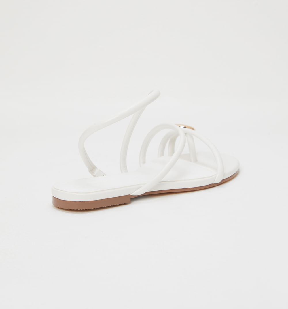 Sandalia Plana Con Detalles Metalicos