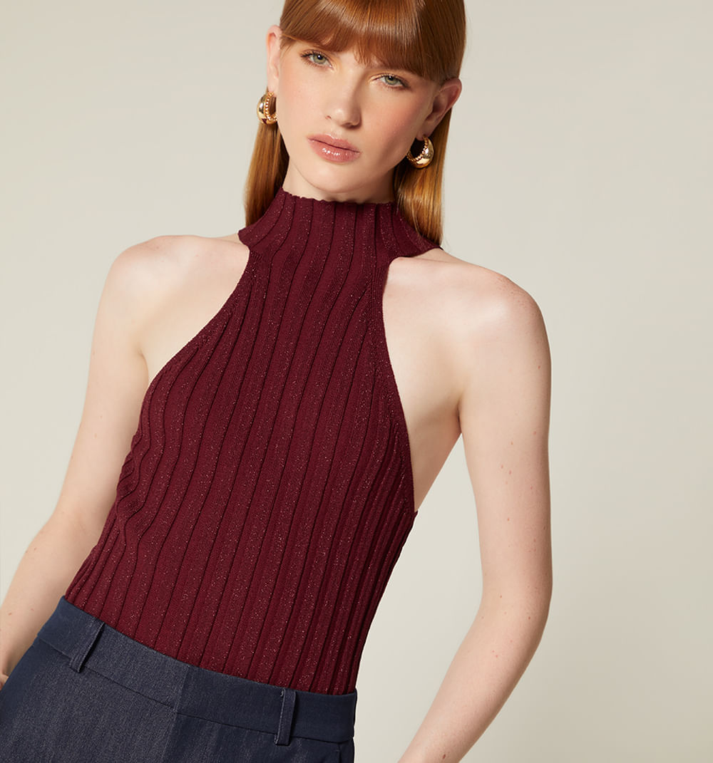 Blusa Con Entorche En Cuello