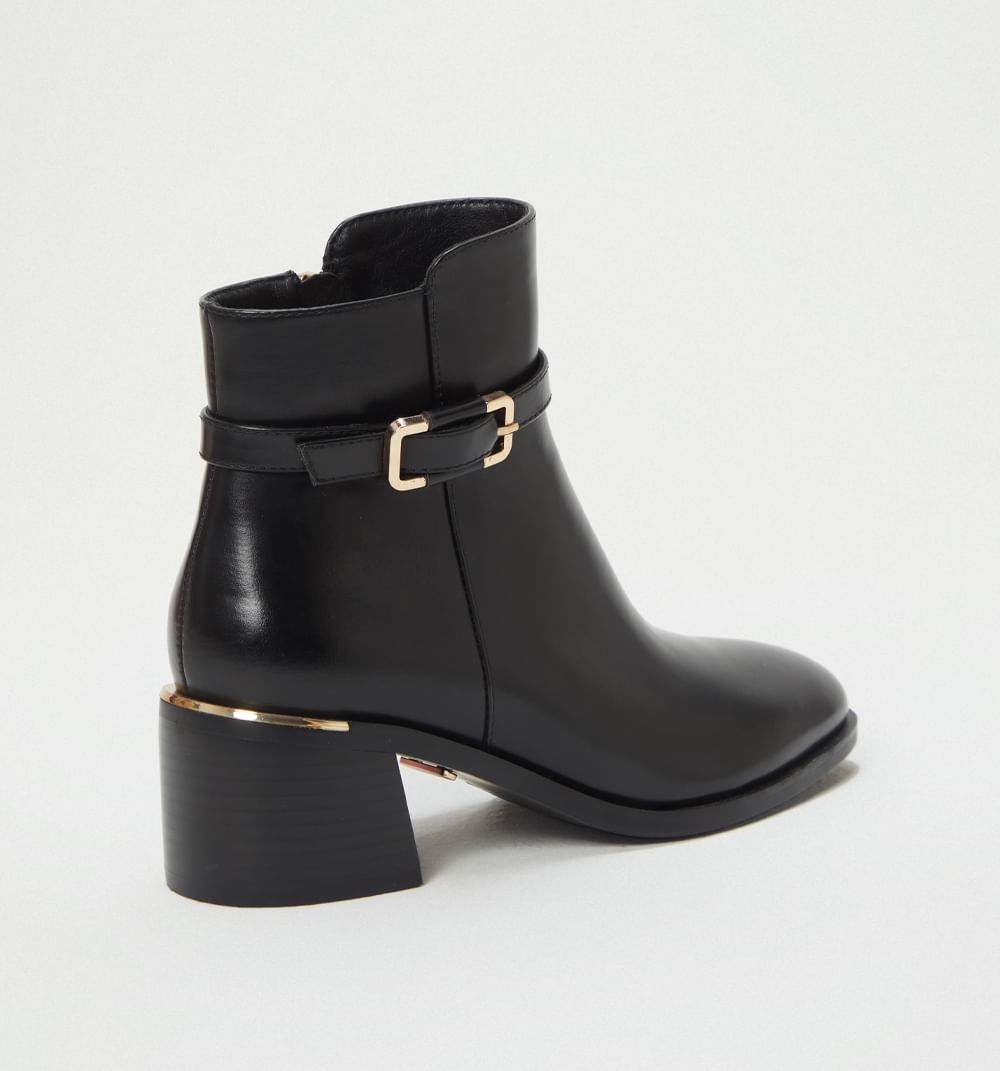 Botin Con Hebilla Lateral