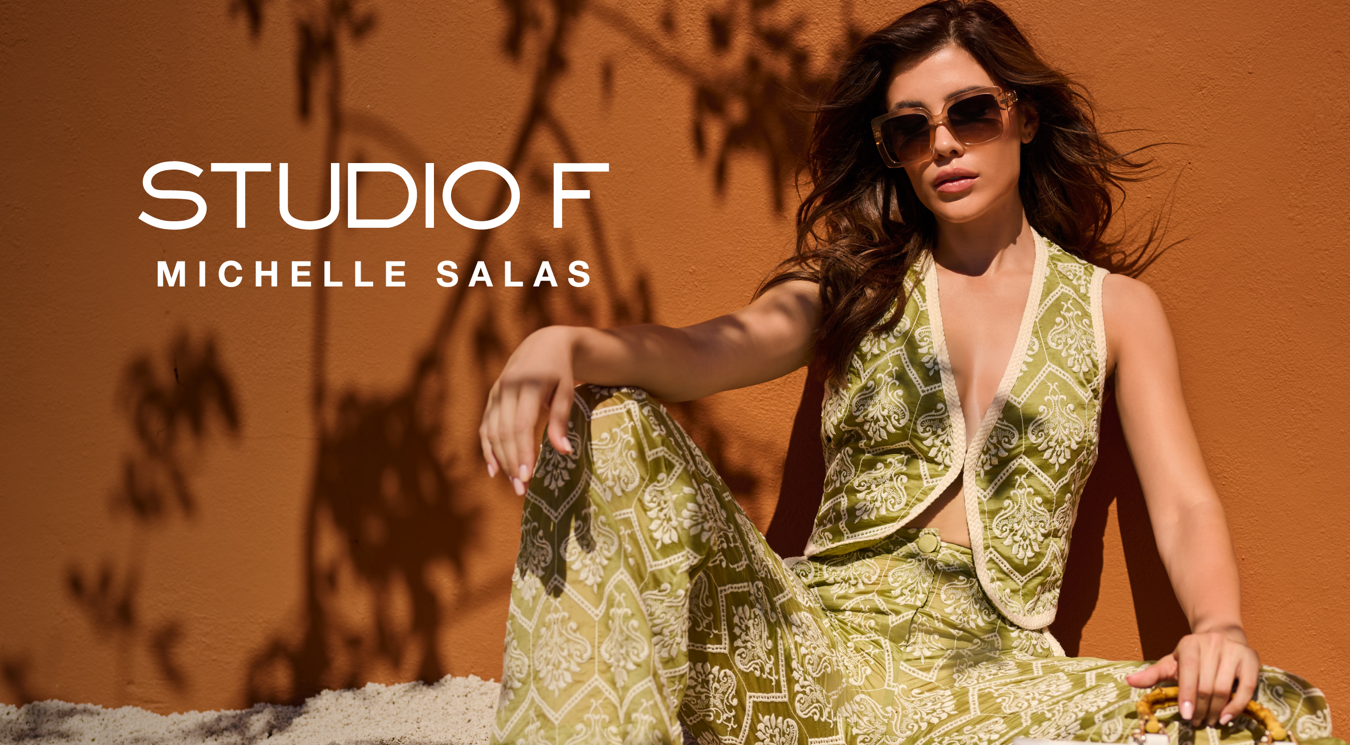 Michelle Salas te inspira a brillar este verano. Encuentra ropa de verano en Studio F México con diseños frescos, femeninos y sofisticados.​